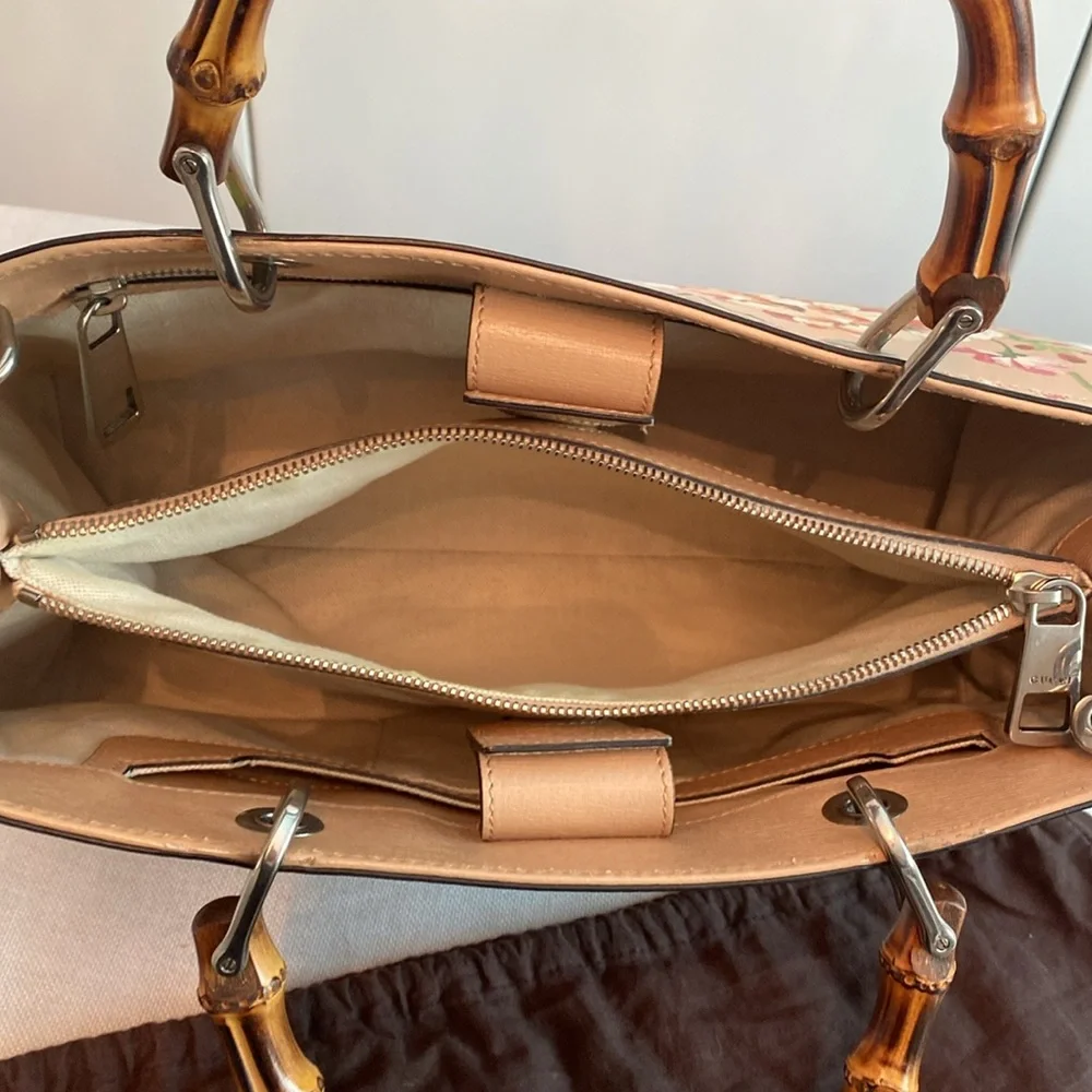 Gucci • Blooms Print Bamboo Shopper Tote in Pink Apricot *AUTHENTICATED* - Picture 8 of 17